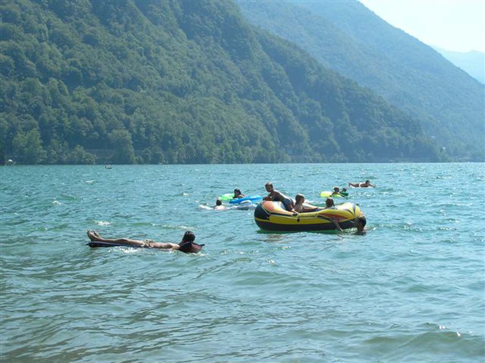 Bootjes op het meer van Lugano